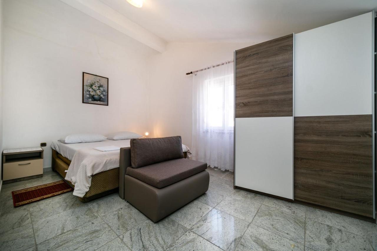 Marie I Nikola Apartment Krk Town Exterior photo
